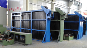 冠杰科技高頻焊管機(jī)儲(chǔ)料倉(cāng)庫(kù)